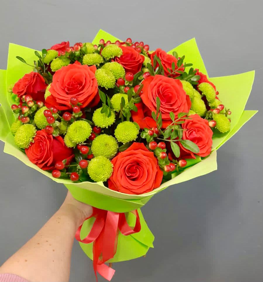 Букет цветов из: Хризантемы и Розы в Павлова