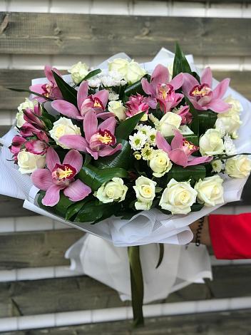 Букет цветов из: Розы и Хризантемы в Павлова