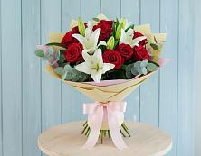 Букет цветов из:  Лилии и Розы в Павлова