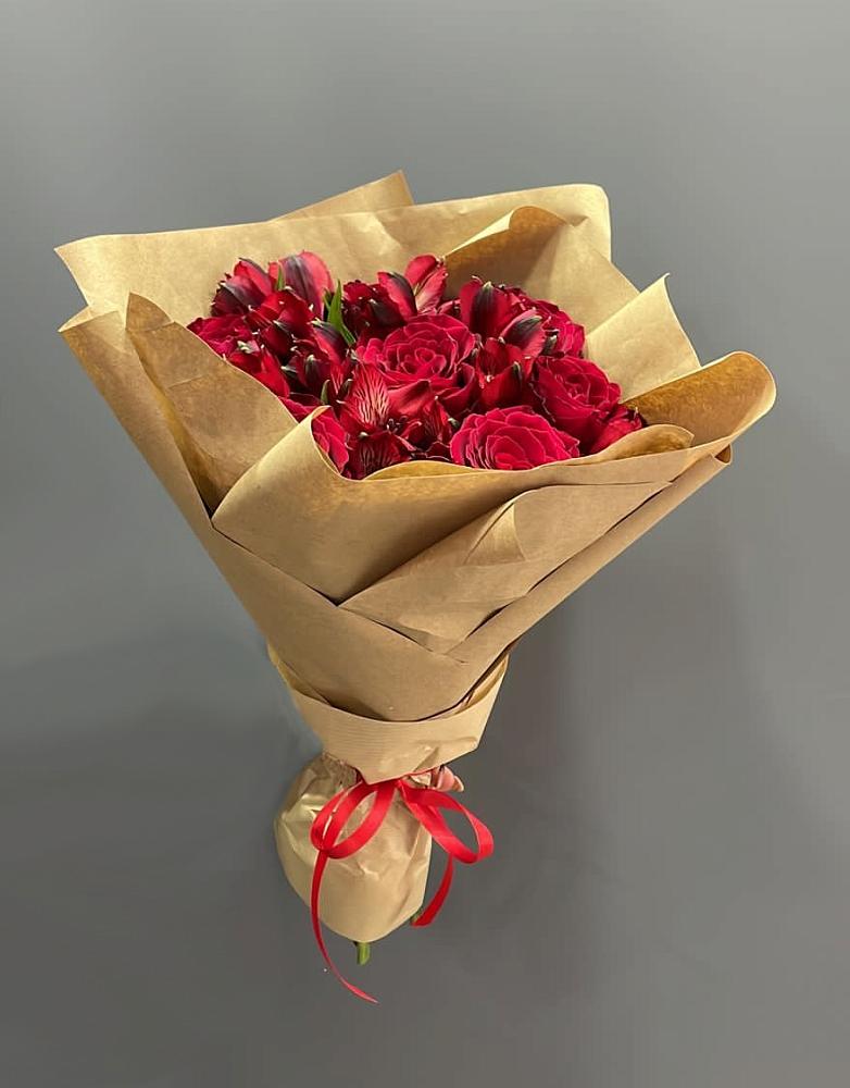 Букет цветов из: Альстромерии и Розы в Павлова