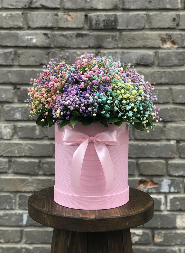Цветочная композиция из Гипсофила и Розы в шляпной коробке в Павлова