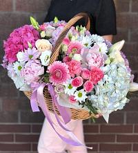 Композиция солнечный день в Павлова Цветочная композиция из Розы, Хризантемы, Пионы и Лизиантусы в корзине в Павлова