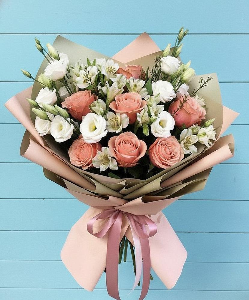 Букет цветов из: Розы, Альстромерии и Лизиантусы в Павлова
