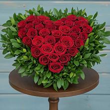 Цветочная композиция из Розы в виде сердца в Павлова