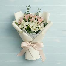 Букет цветов из:  Альстромерии в Павлова
