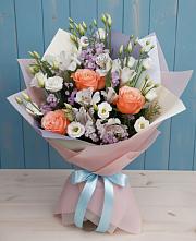 Букет цветов из:  Лизиантусы, Розы, Альстромерии и Гипсофила #REPLACE_PRED# Павлова