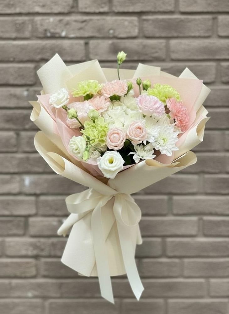 Букет цветов из: Гвоздики, Розы, Лизиантусы и Хризантемы в Павлова