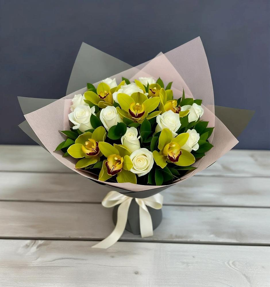 Букет цветов из: Орхидеи и Розы в Павлова