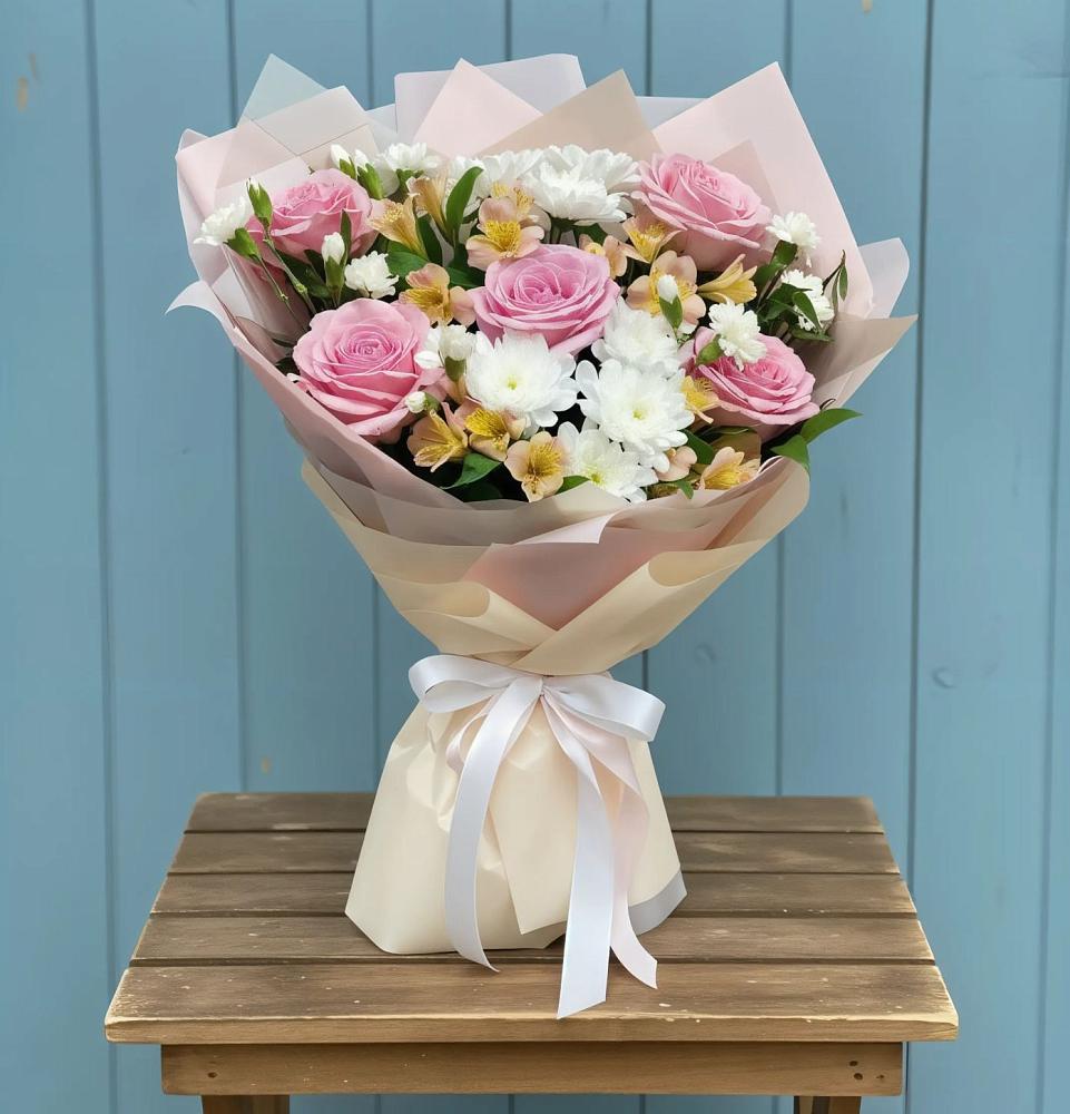 Букет цветов из: Гвоздики, Орхидеи и Розы в Павлова