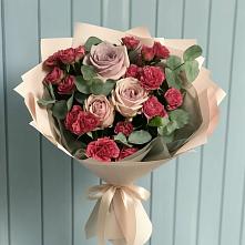 Букет цветов из:  Гвоздики и Розы в Павлова
