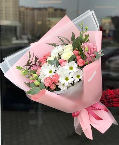 Букет цветов из: Розы, Лизиантусы и Хризантемы в Павлова